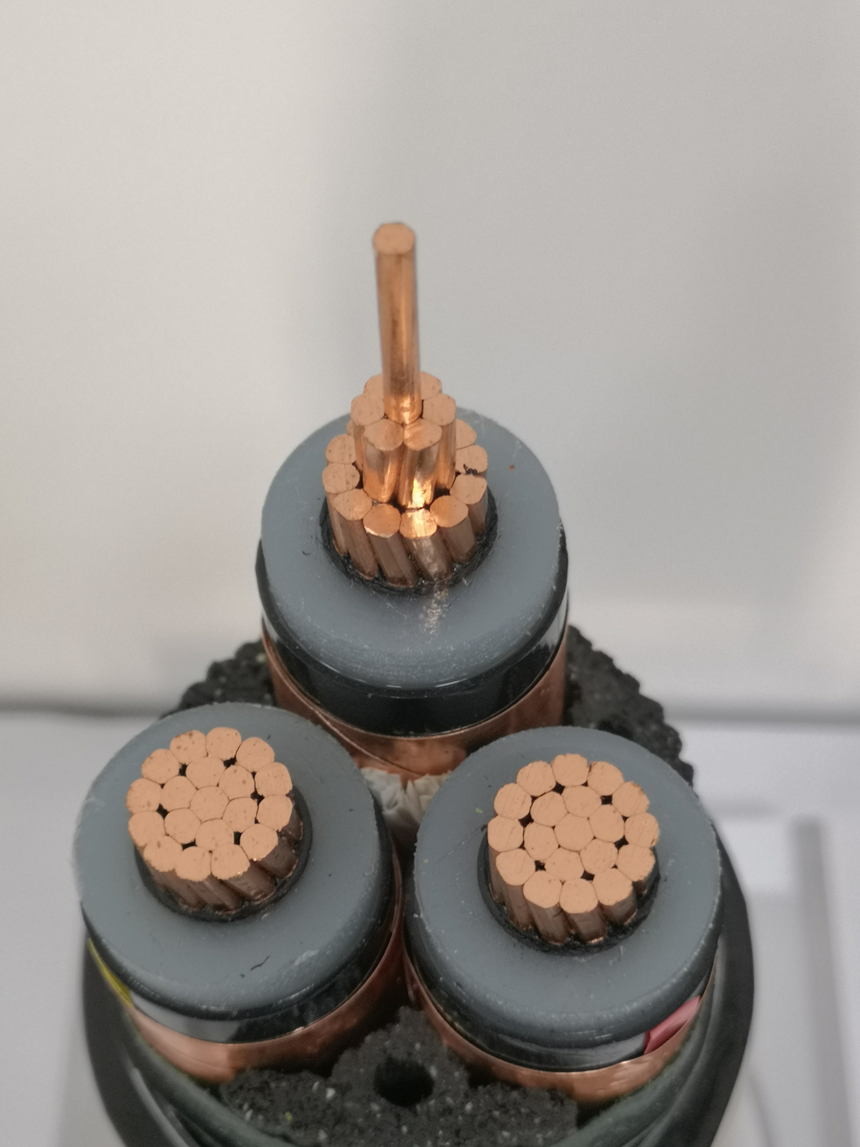 鄭州電線電纜淺談高壓35kv銅電纜性能特性